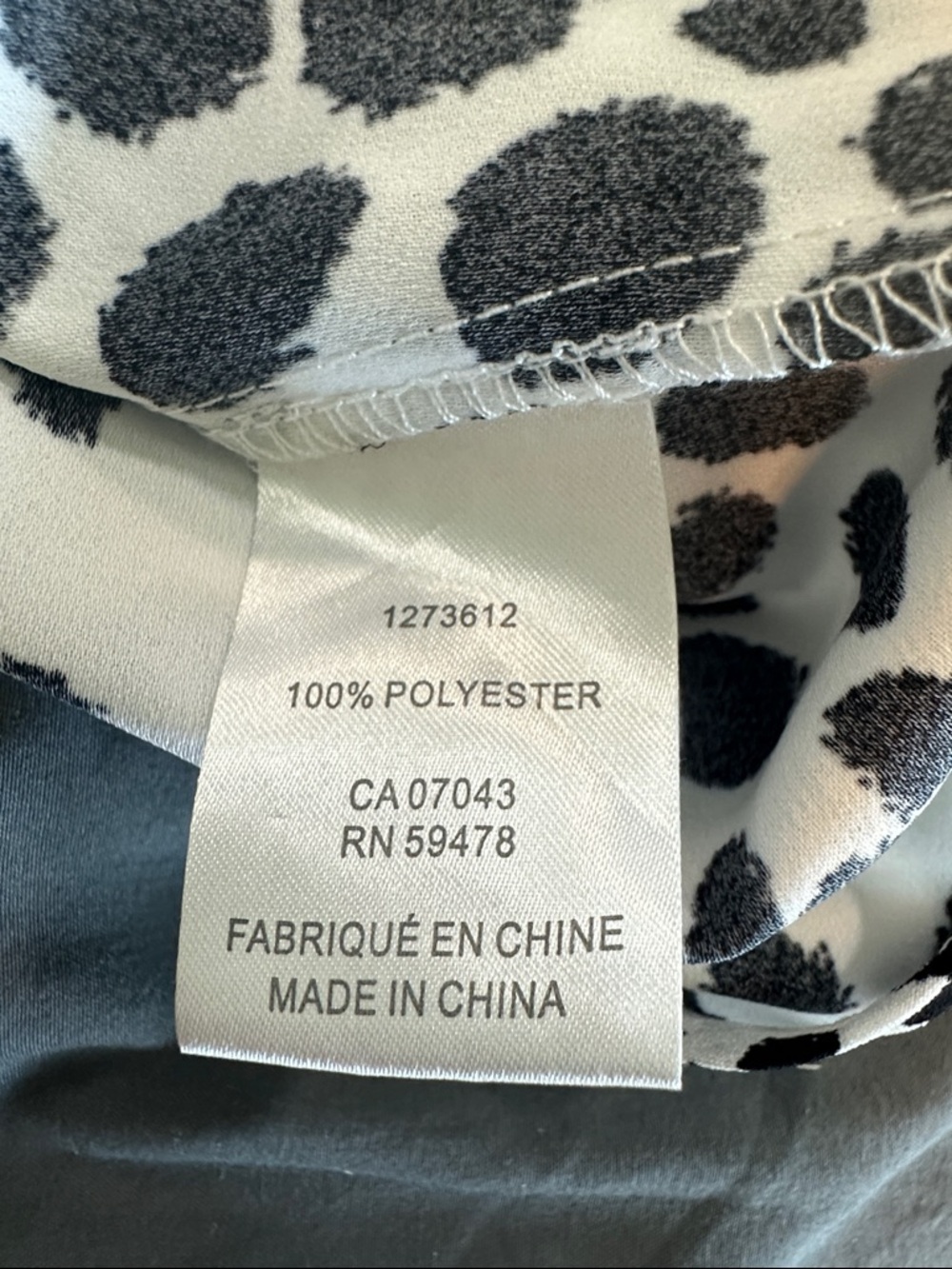 Rachel Zoe Black and White Dalmatian Print Button-Up Shirt (L) - Picture 7 of 7